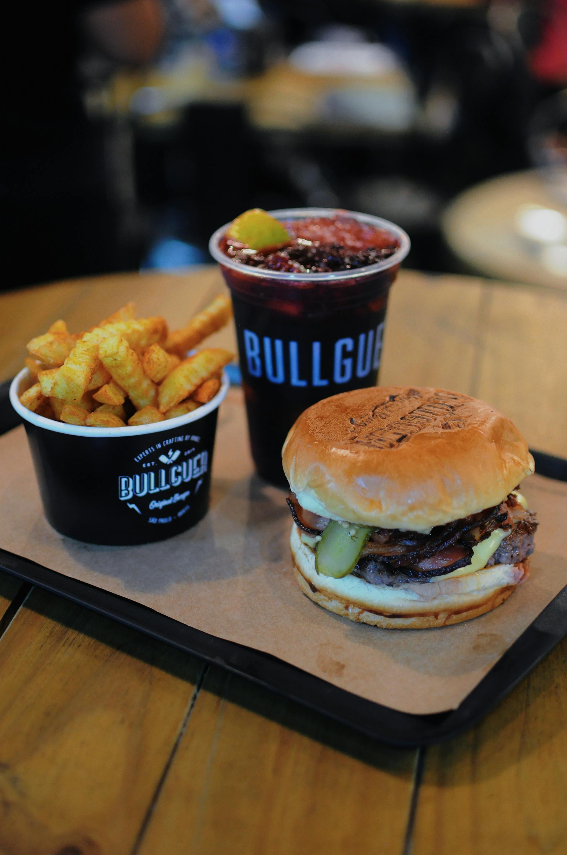 A tray of burger and fries | Source: Pexels