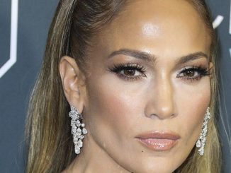 “The Star Has Gained Weight”: J.Lo Showed Off Her Folds Of Fat In Skinny Leggings!