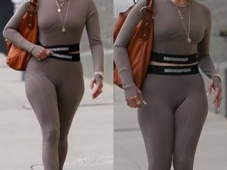 Jennifer Lopez wore figure-flattering leggings and a crop top that hugged her curves. But accidentally let passersby see this…