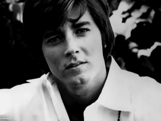 Bobby Sherman, a teen hero who gave up his Hollywood career to raise his family, delivered five children in a field.