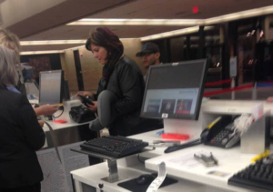 Heartwarming Moment at Airline Counter Goes Viral!! Take a closer look, and you’ll understand why