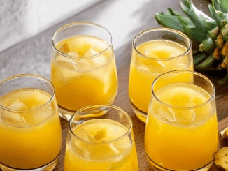 My nana swears by these ‘Pineapple Ginger Energy’ shots. She says it makes her feel totally different. Here’s how to make it and why